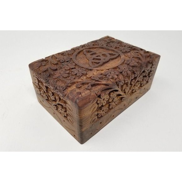 Triquetra Carved Wood Box 4x6" - Picture 6 of 7